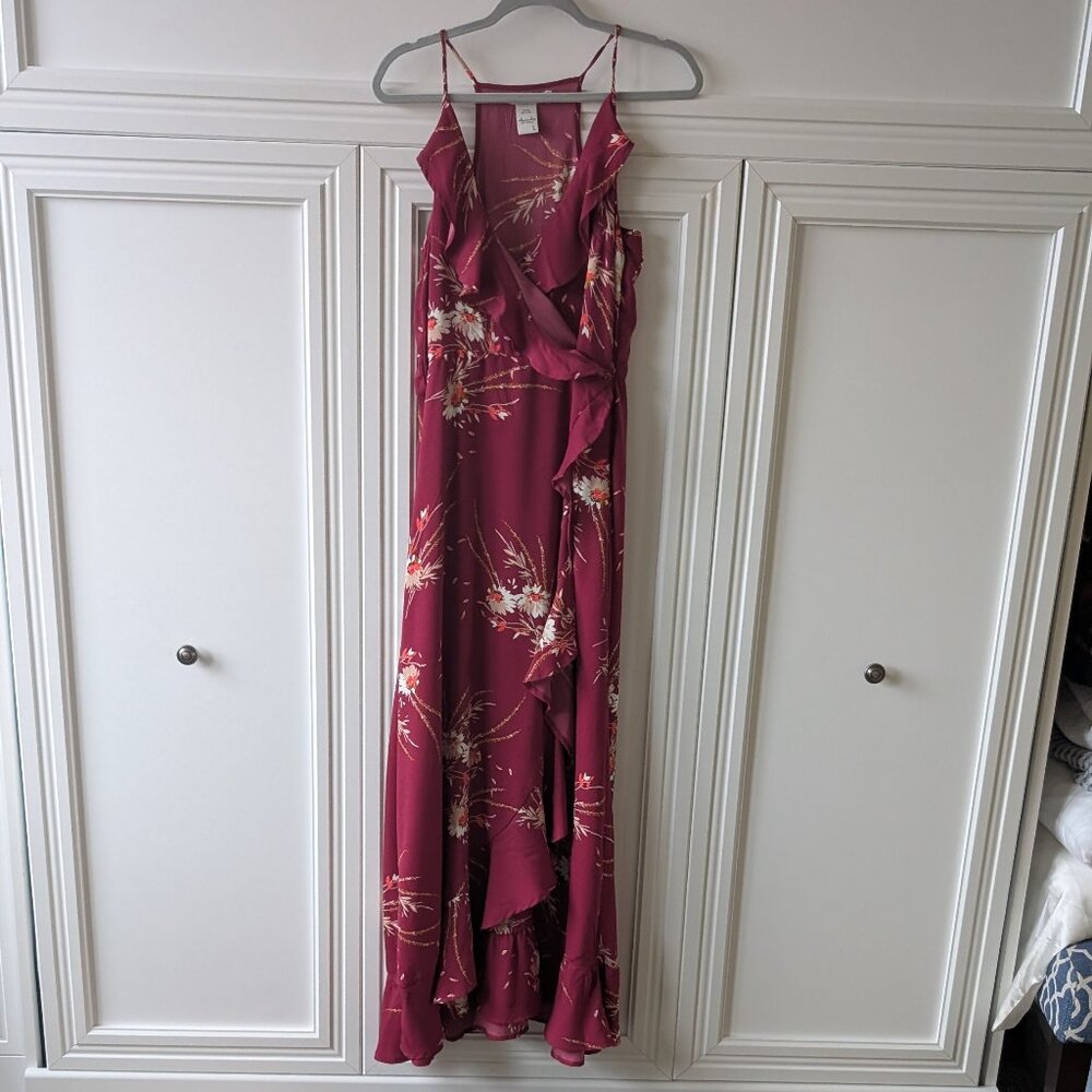 Large L maroon floral Maxi floor length dress. Flowy. cross over